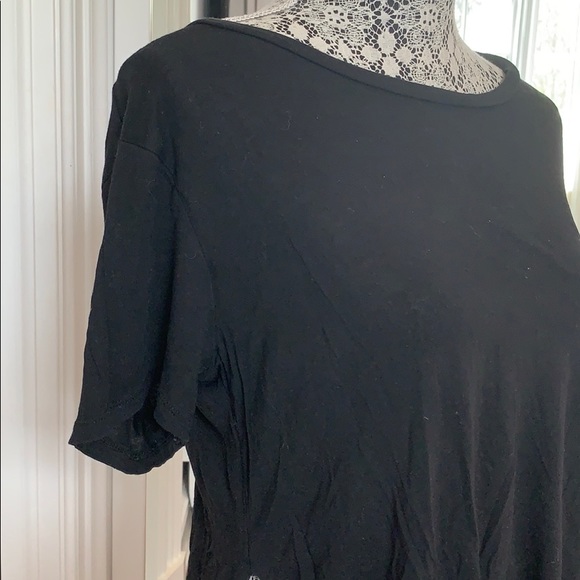 Basic black tee - Picture 3 of 4